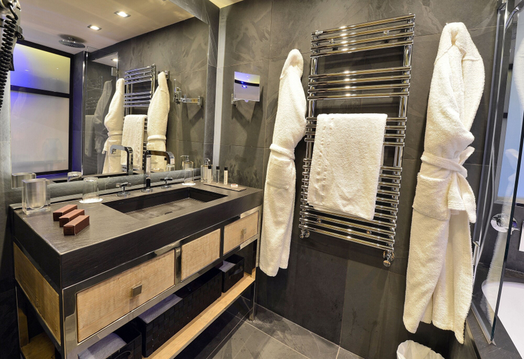 Bathroom 4, Hôtel Tsanteleina, Savoie