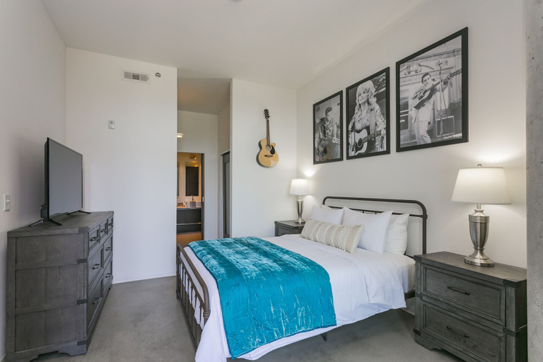 Bedroom 2, Mid Century Modern Downtown Condo | 30+ Night Min, Davidson