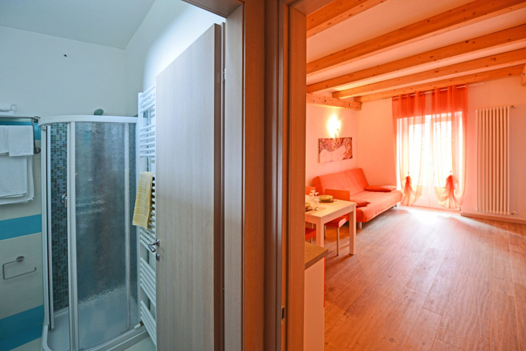 Bathroom 5, Casa del Borgo il Picchio, Brescia