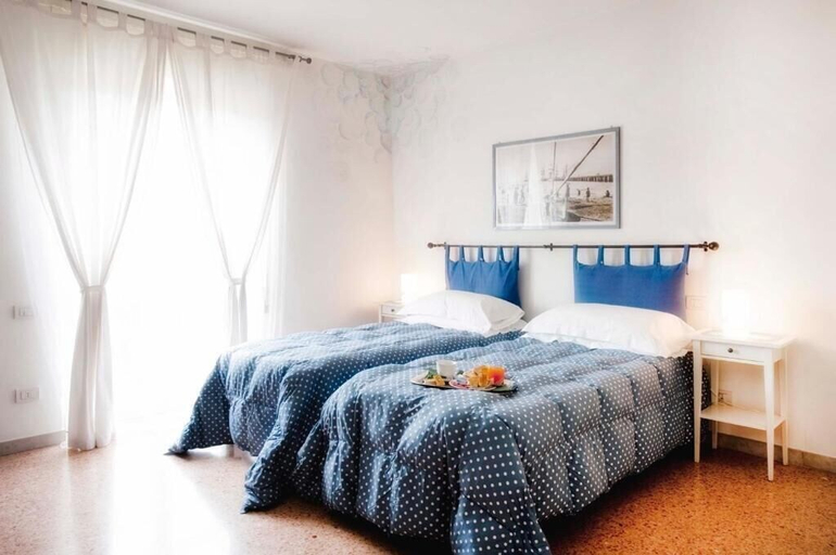 Bedroom 3, A Due Passi, Lucca