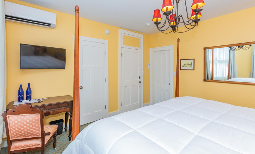 Bedroom 3, Historic Hotel Broadalbin, Fulton