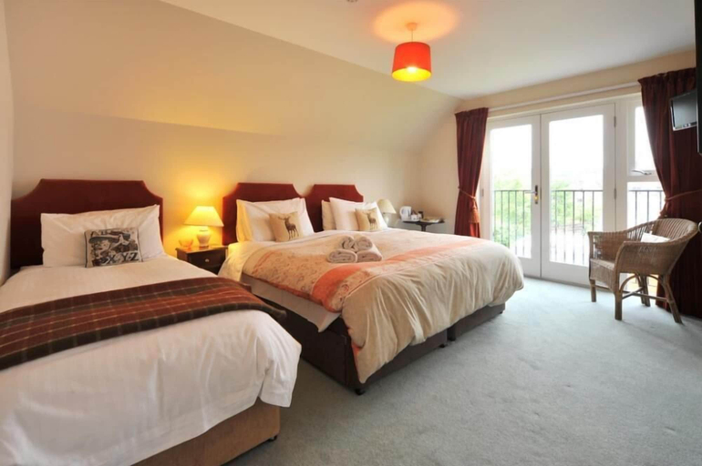 Bedroom 2, Dunallan House, Highland