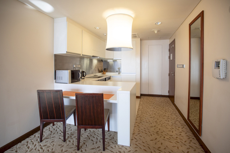 Others 5, Spacious Studio Partial Burjview at The Address Dubai Mall, Dubai
