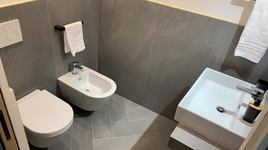 Bathroom 4, Ottaviano Smart Rooms, Rome
