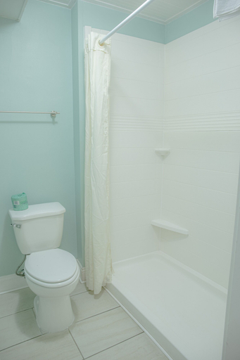 Bathroom 4, Sea And Breeze Hotel And Condo, Chatham