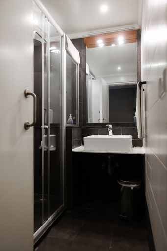 Bathroom 3, Hamra Urban Gardens, Beirut