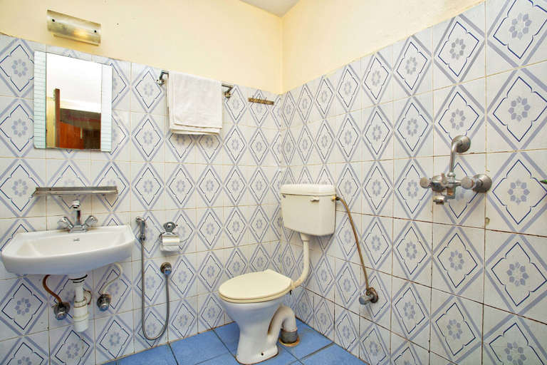 Bathroom 5, Hotel Grand Holiday, Gandaki