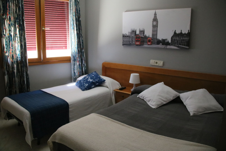 Bedroom 3, Hostal Burgalés, Navarra