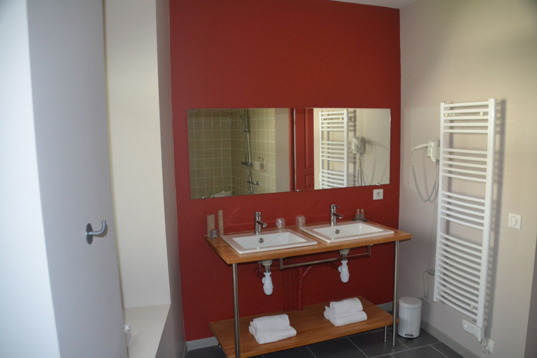 Bathroom 3, Logis Hotel Restaurant Relais de la Mothe, Indre-et-Loire