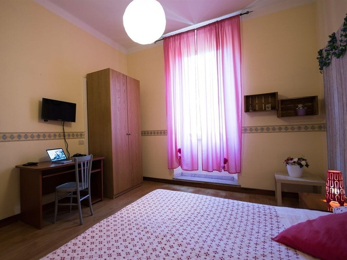 Bedroom 3, La Dolce Vita Guesthouse, Rome