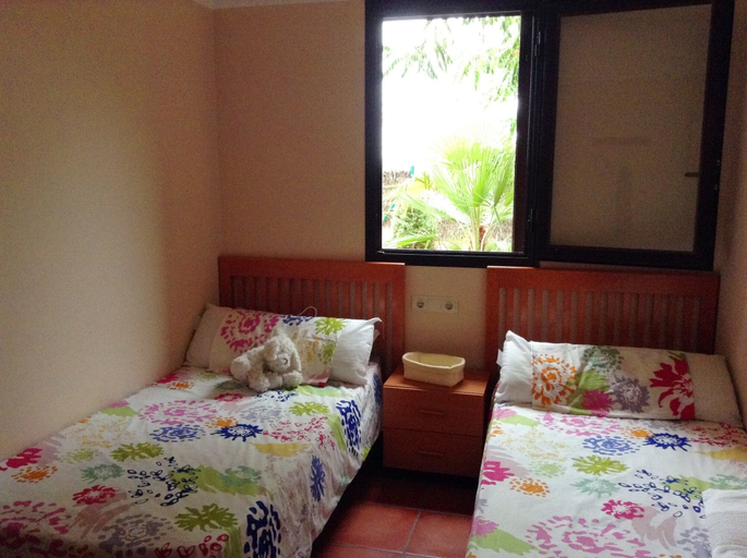 Bedroom 2, Bajo con Terraza Privada Marina Sant Jordi, Tarragona