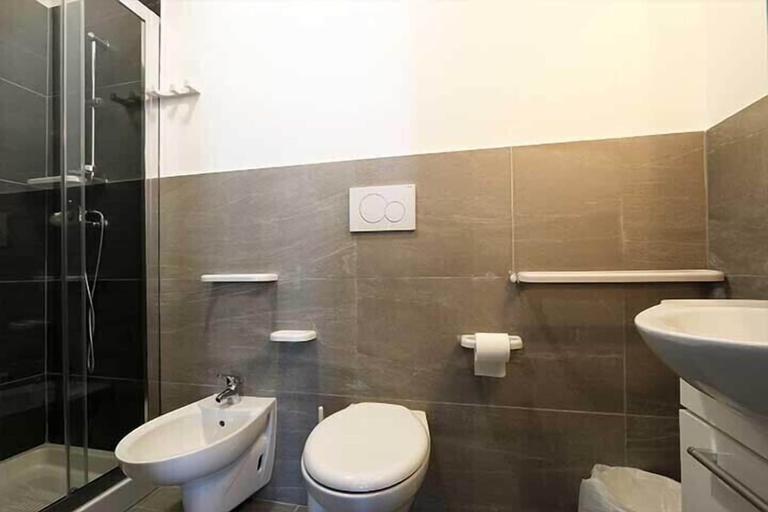 Bathroom 5, Maresidence, Lecce
