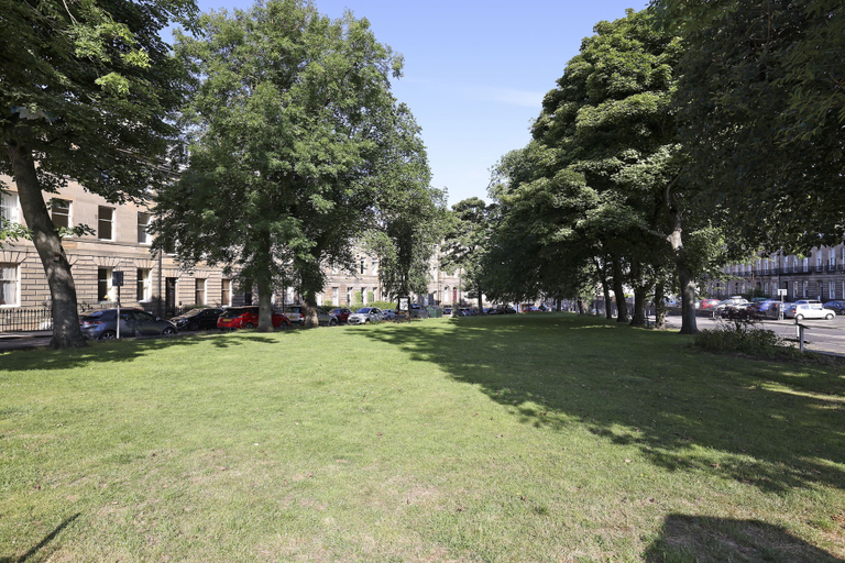 Others 5, JOIVY Stunning Ground-floor 2bedrm New Town Apt, Edinburgh