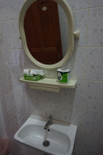 Bathroom 3, Phetphaylin Hotel, Pakxe