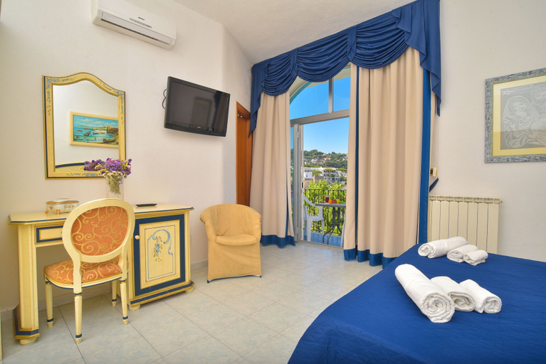 Bedroom 4, Hotel Villa Cimmentorosso, Napoli