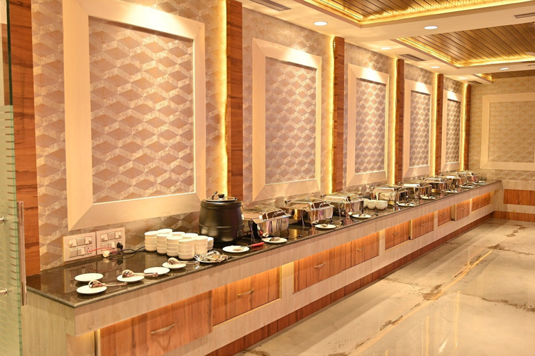 Food & Drinks 5, Hotel Aakriti Clarks Inn Express, Bareilly