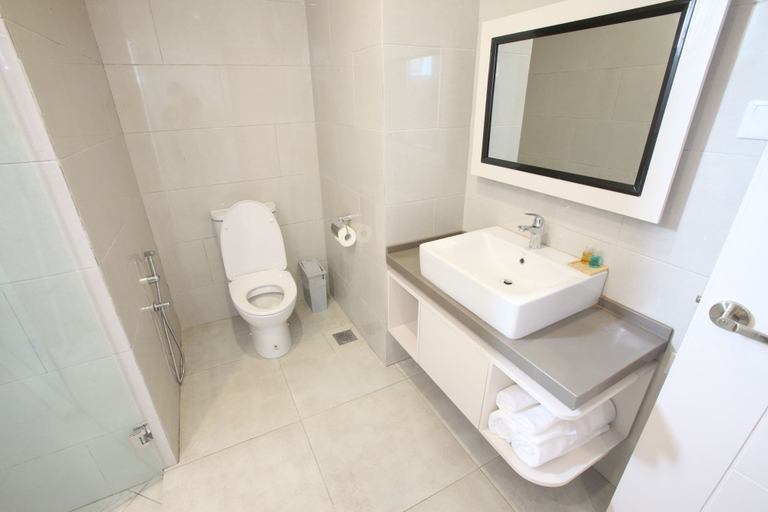 Bathroom 4, D'Anggerek Serviced Apartment, Bandar Seri Begawan