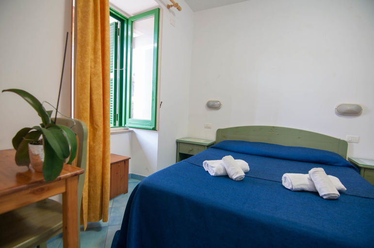 Bedroom 5, Albergo Macrì, Napoli