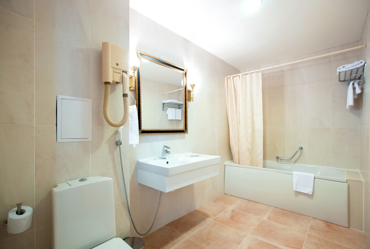 Bathroom 3, Hotel Park Krestovskiy, Sankt-Peterburg gorsovet