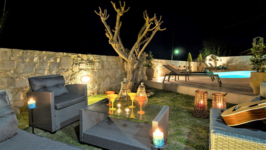 Food & Drinks 5, World Villa, Crete