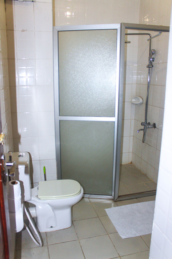 Bathroom, Landmark Ubungo Hotel, Kinondoni