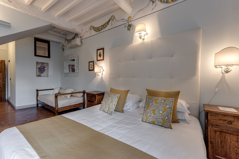 Bedroom 3, Borgo San Quirico d'Orcia B&B - Capitano Collection - Albergo diffuso, Siena