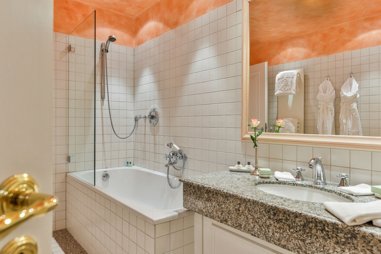 Bathroom 5, Hotel Stadt Hamburg, Nordfriesland