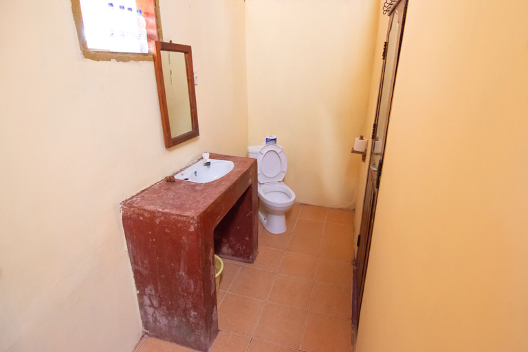 Bathroom 3, Pakachi Beach Resort & Hotel, Kusini