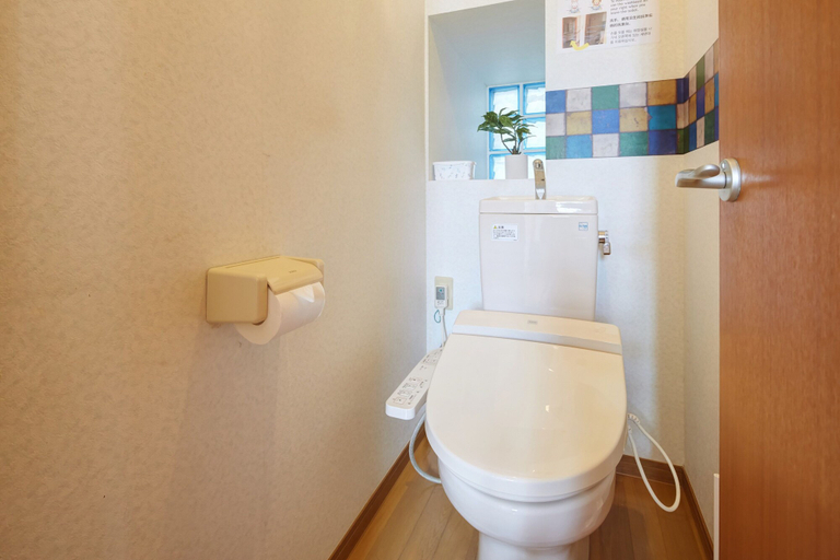 Bathroom 4, Kailana Villa, Yomitan