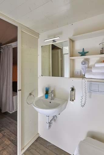 Bathroom 4, Paradù EcoVillage & Resort, Livorno