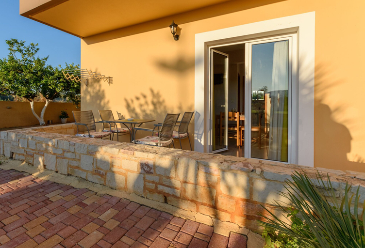 Exterior & Views 2, Danelis Studios and Apartments, Crete