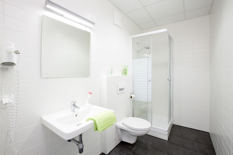 Bathroom 4, Hotel Good Rooms Guntramsdorf, Mödling