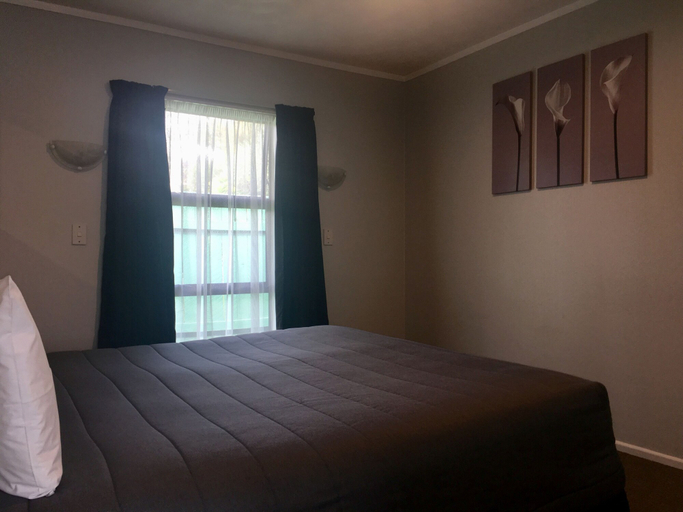 Bedroom 2, Avenue Motel Palmerston North, Palmerston North