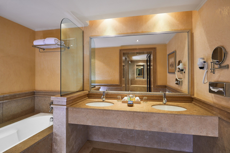 Bathroom 5, JAZ Makadi Star & Spa - Adults Only +16, Safaja