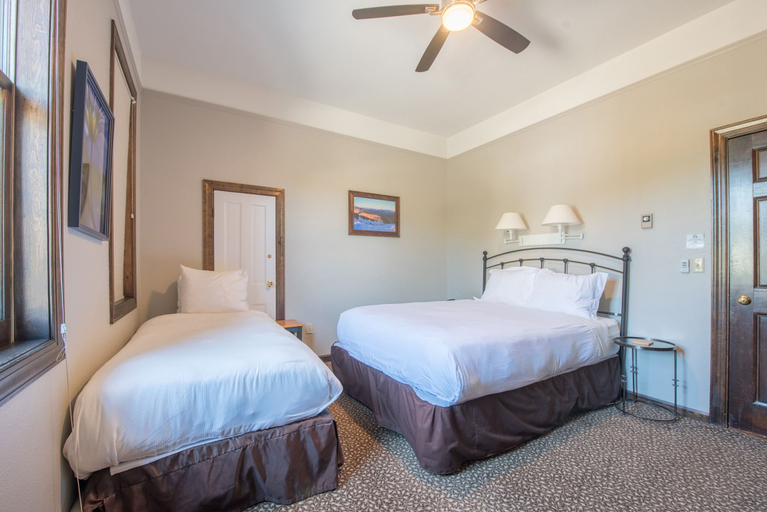 Bedroom 2, Elk Mountain Lodge, Gunnison
