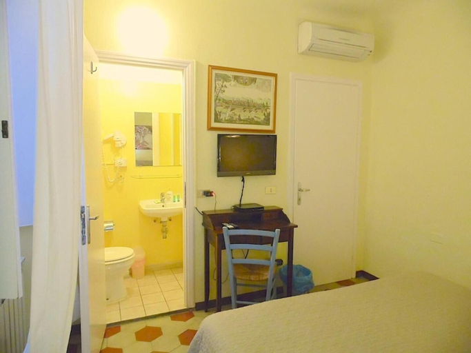 Bedroom 3, B&B Casa Alba, Lucca
