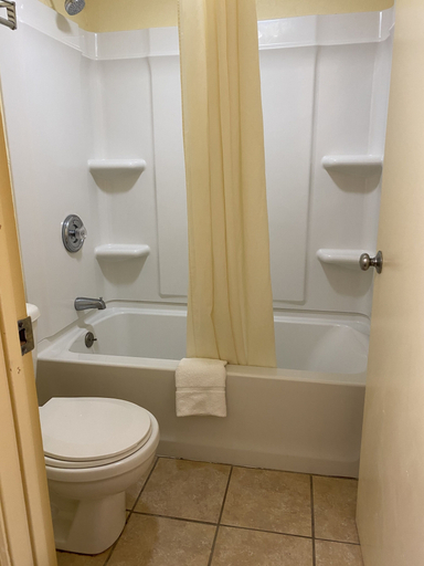 Bathroom 5, Best Inn, Columbia