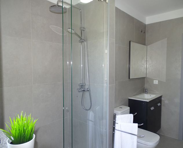 Bathroom 3, Rs porto Apartments, Porto