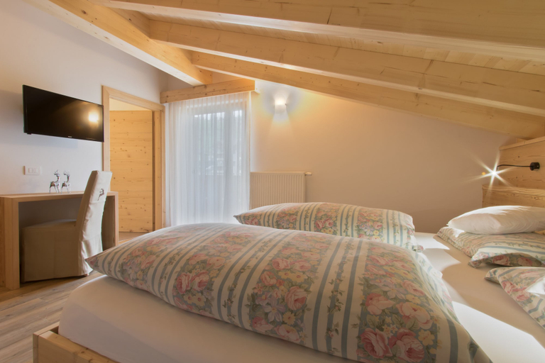 Bedroom 2, Hotel Steinrösl, Bolzano