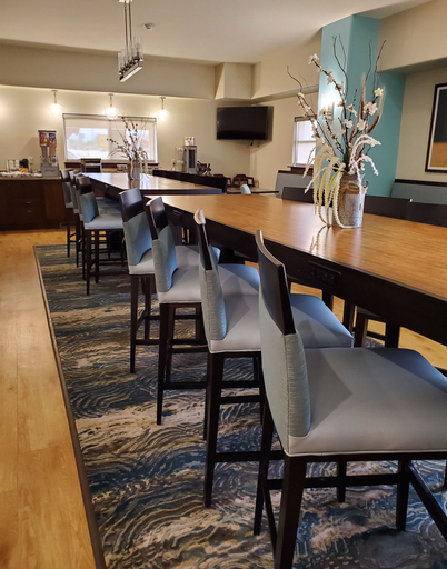 Food & Drinks 5, Super 8 by Wyndham Belgrade/Bozeman Airport, Gallatin