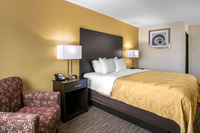 Bedroom 3, Quality Inn & Suites Metropolis I-24, Massac