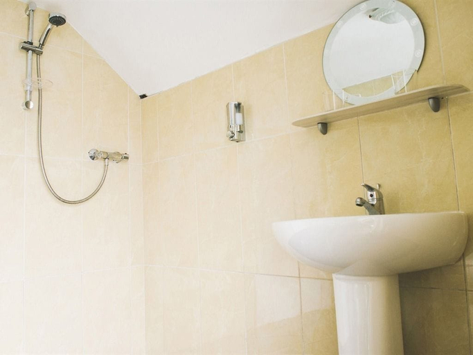 Bathroom 4, Serendipity House, Derry and Strabane