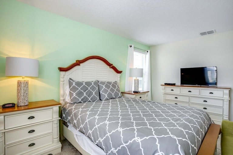 Bedroom 2, 1585tempo 5 Bedroom Home by RedAwning, Osceola