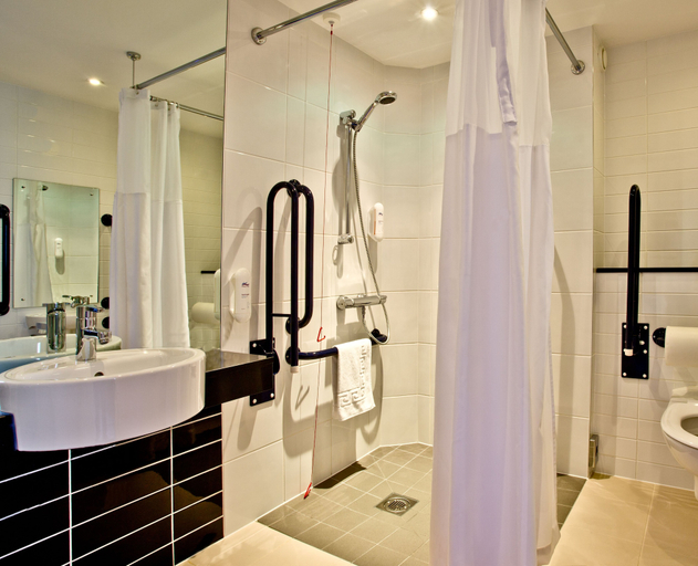 Bathroom 4, Holiday Inn Express Birmingham - South A45, Birmingham