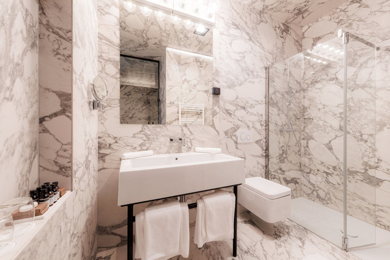 Bathroom 5, ROXANICH Winery and Design Hotel, Motovun