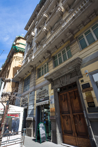 Exterior & Views 2, B and B Depretis19, Napoli