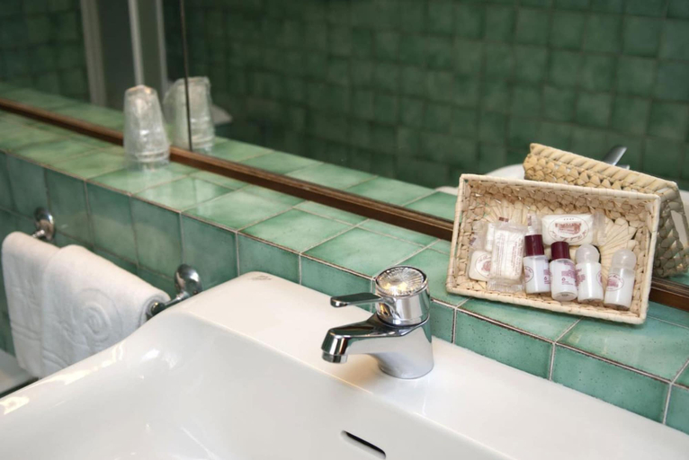 Bathroom 4, Ai Ronchi Motor Hotel, Brescia