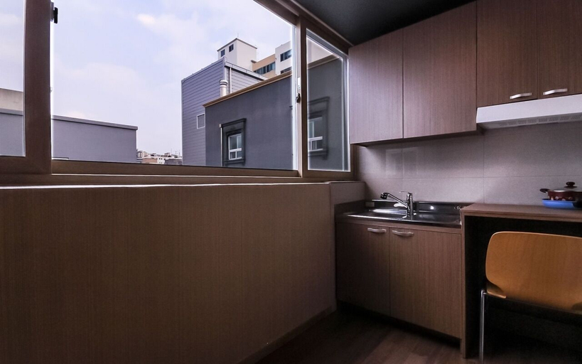 Others 5, Residence Hotel R, Buk