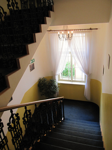 Others 5, Hotel Máchova, Praha 2