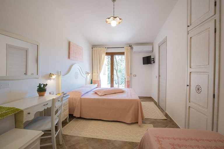 Bedroom 3, Hotel Barbagia, Nuoro
